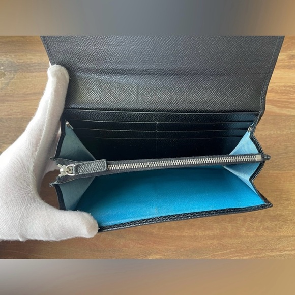 Authentic BVLGARI Leather Bifold WOC, COA - Picture 5 of 13